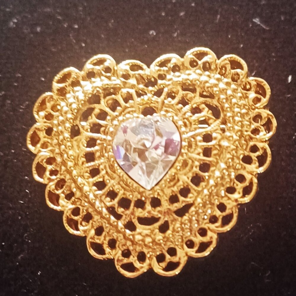 Gorgeous Gold TONE HEART BROOCH